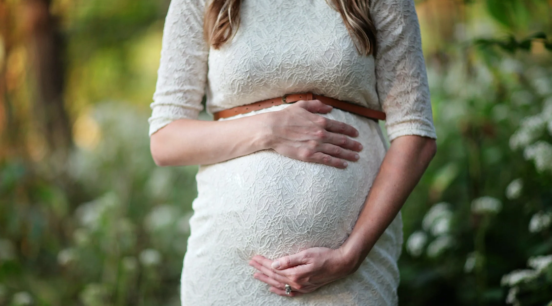 Pregnant Woman Wants Her Mom to Stop Sharing Her Bump Photos